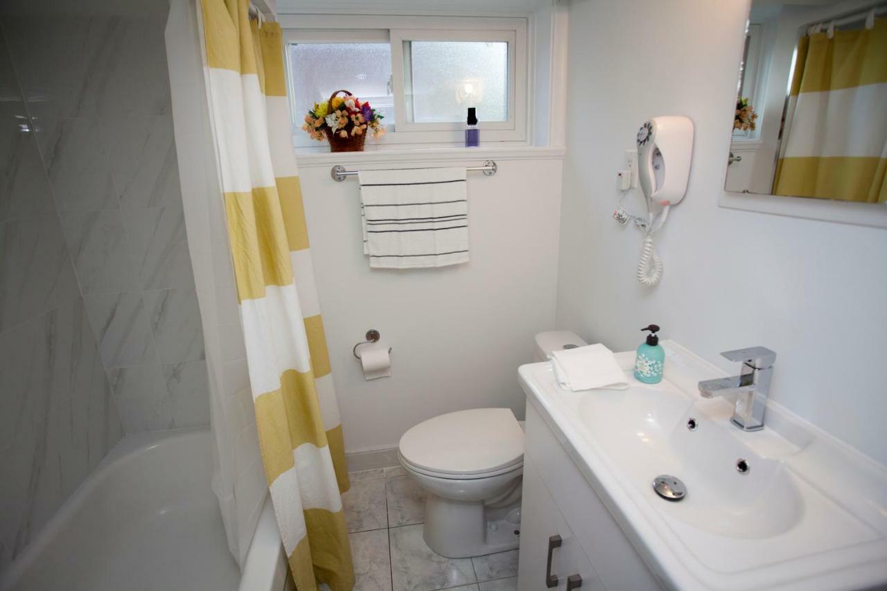 Cozy 3Br 2Bth Lower Unit, A Min To Hwy401, 404 & Dvp Villa Toronto Kültér fotó